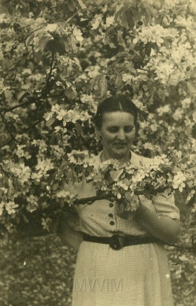 KKE 4830.jpg - Fot. Portret. Pani Beczyńska – znajoma rodziny, Olsztyn, lata 50-te XX wieku.